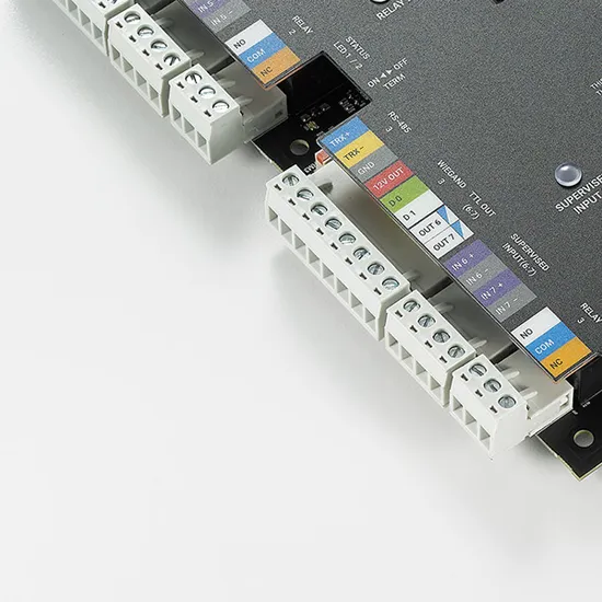 Control de acceso biométrico centralizado