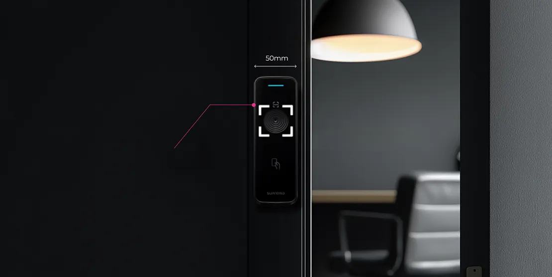 Perfil delgado tipo montante.